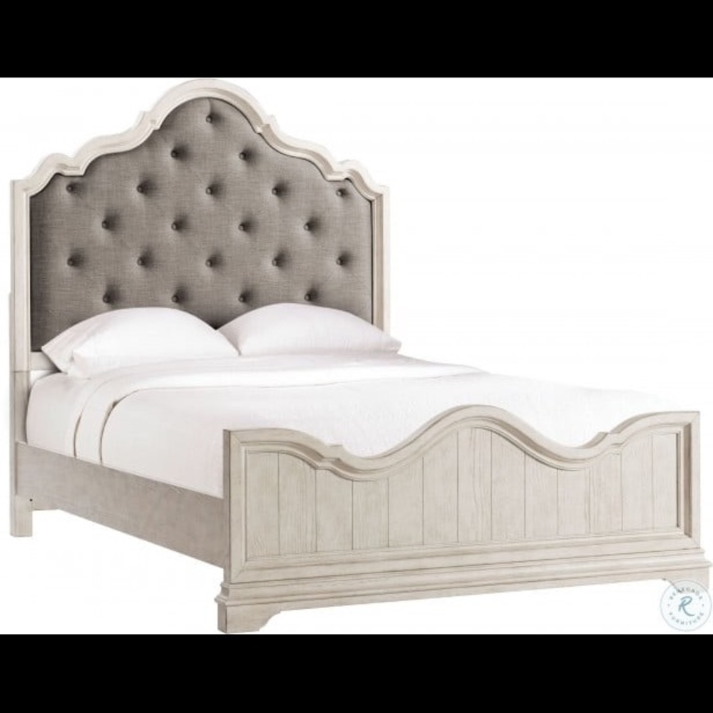 ELIZABETH UPHOLSTERED BED; COLOR SMOKEY WHITE KING